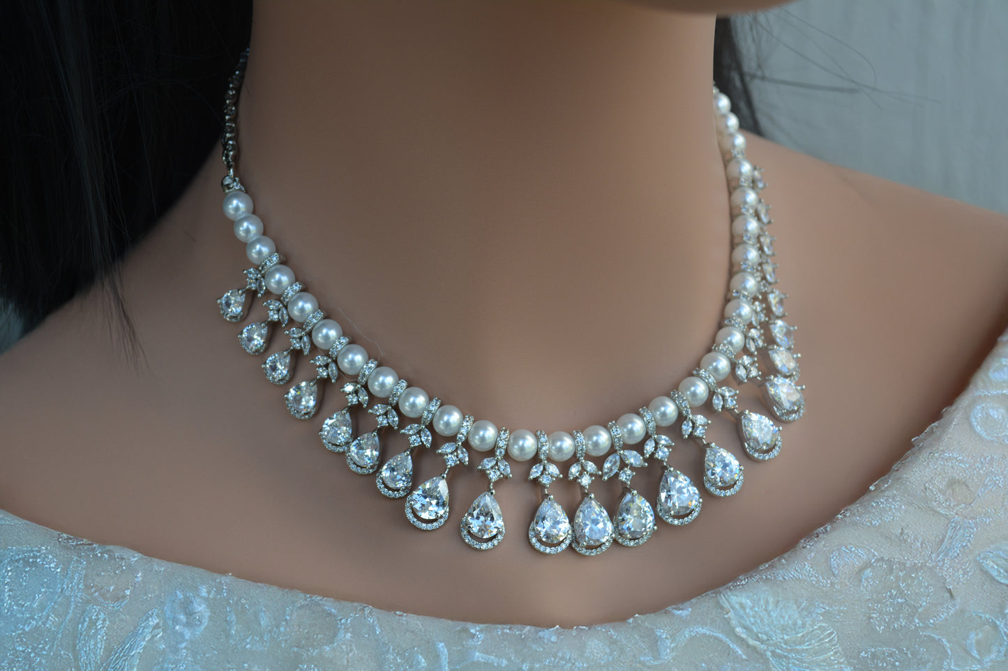 White pearl A.D necklace with matching stud earrings