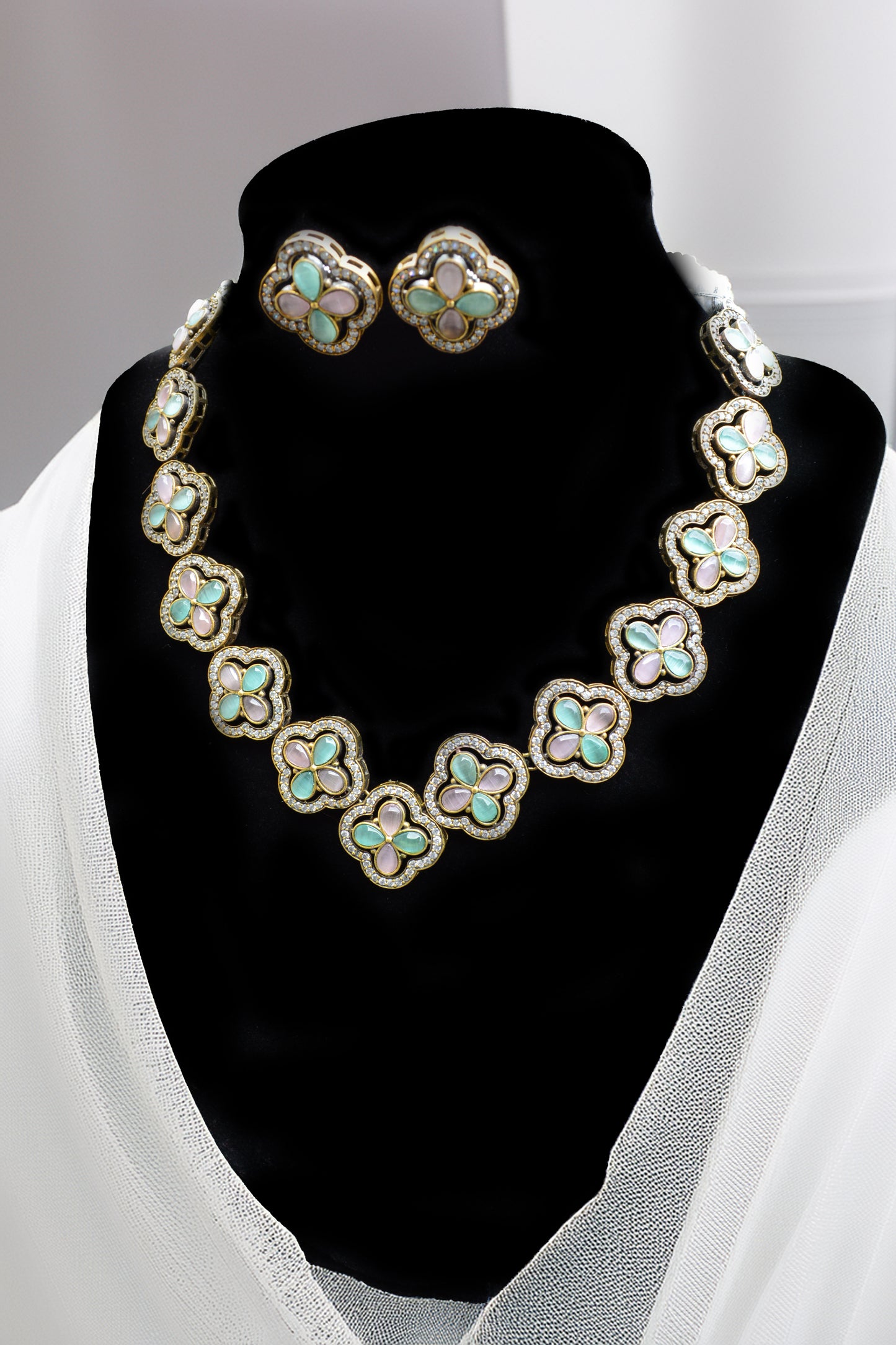 Victorian Polish Short Necklace with Light Pink Kundan Stones