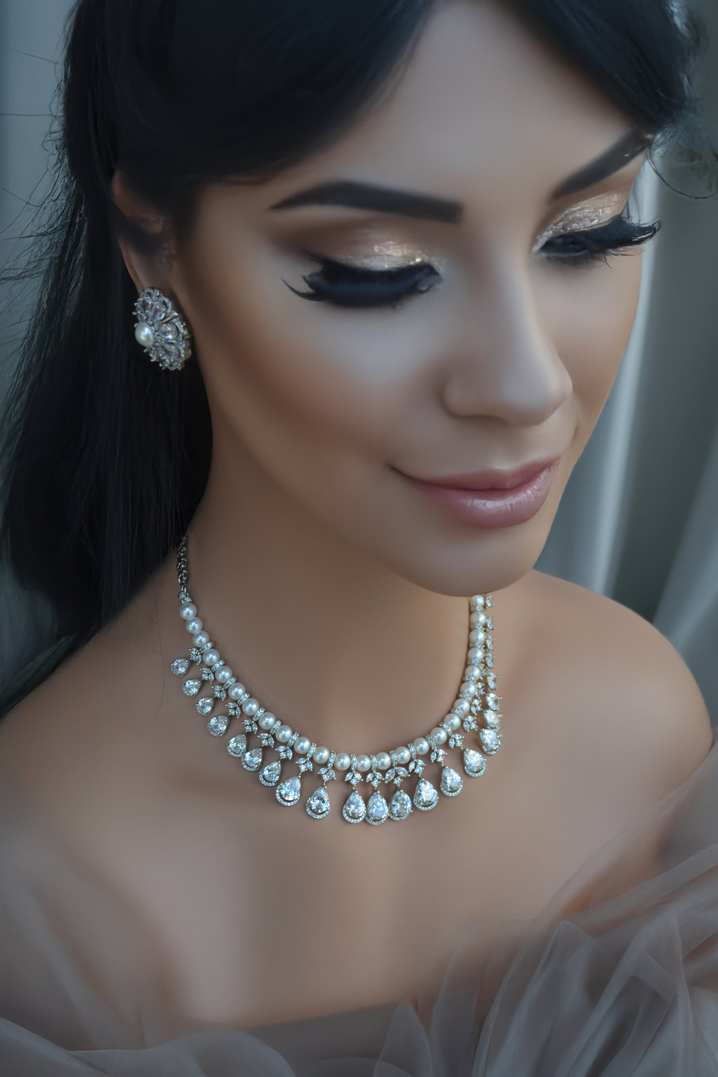 White pearl A.D necklace with matching stud earrings