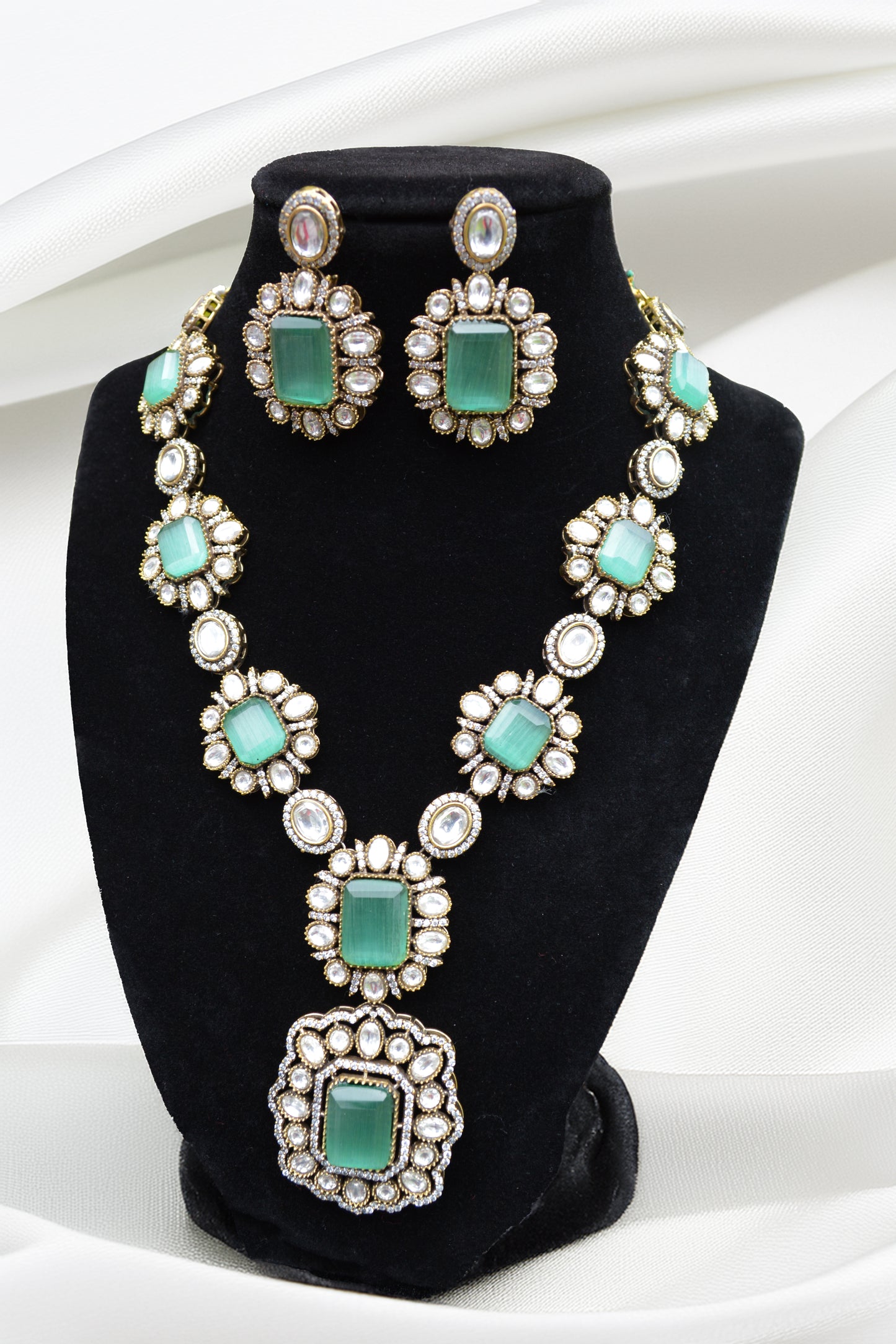 Victorian polish pendant necklace